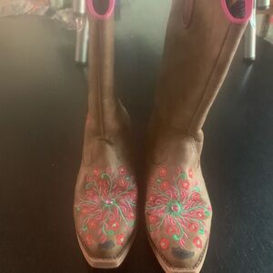Girls size 11 brown cowgirl boots with flowers and rhinestones